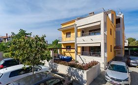 Apartment Goran