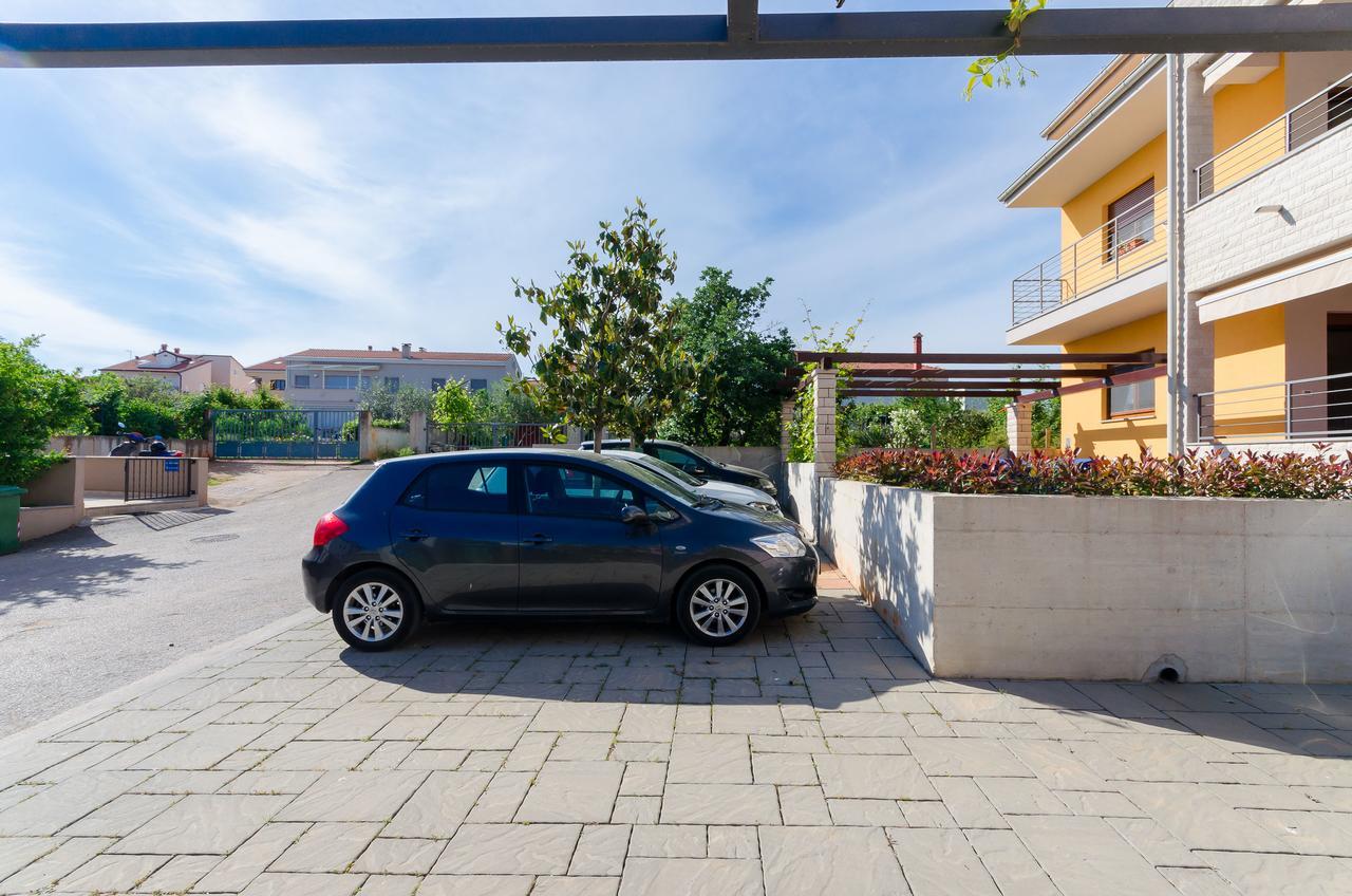 Apartment Goran Rovigno Esterno foto