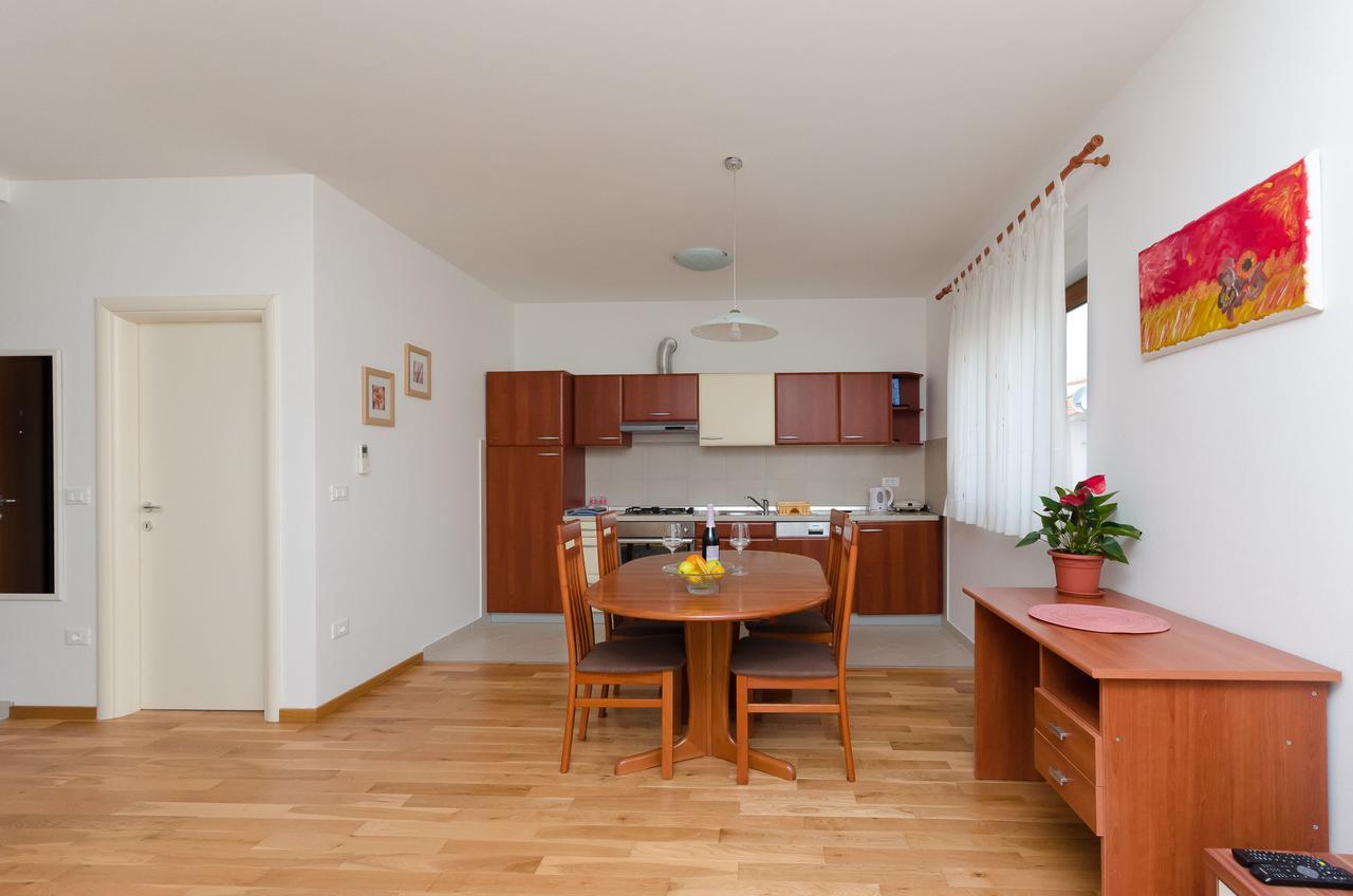Apartment Goran Rovigno Esterno foto