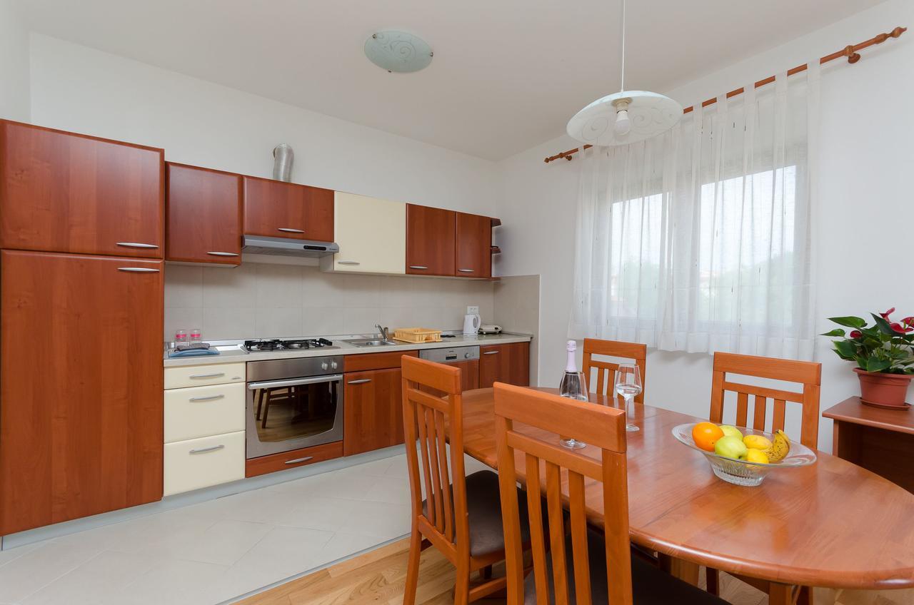 Apartment Goran Rovigno Esterno foto