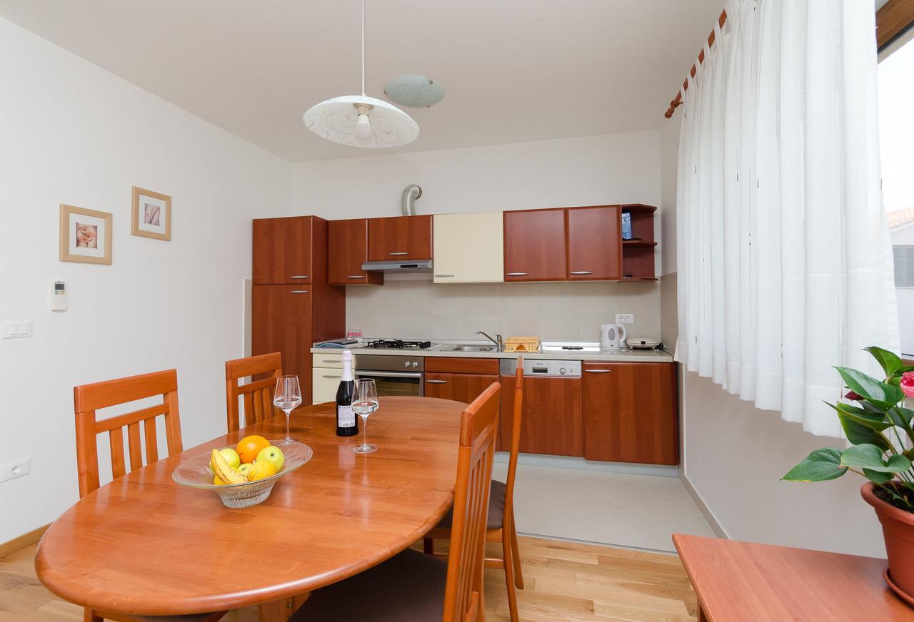 Apartment Goran Rovigno Esterno foto